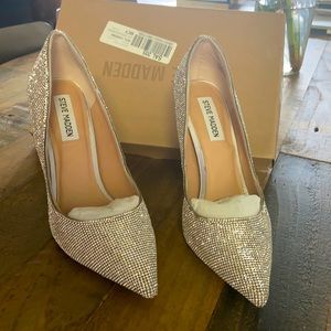 Steve Madden Daisie Crystal pumps size 8